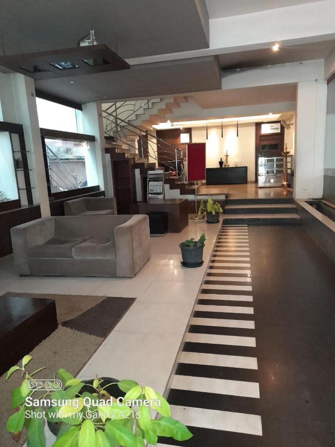 Hotel Sayoojyam Residency Palakkad Zewnętrze zdjęcie